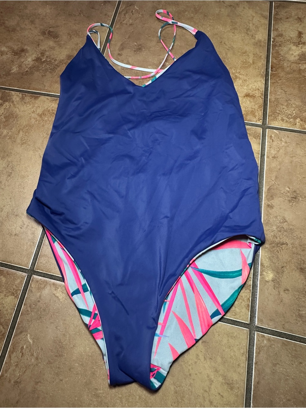 PINK Victoria's Secret Pink & Teal Tropical Print One-Piece Swim - Picture 4 of 4